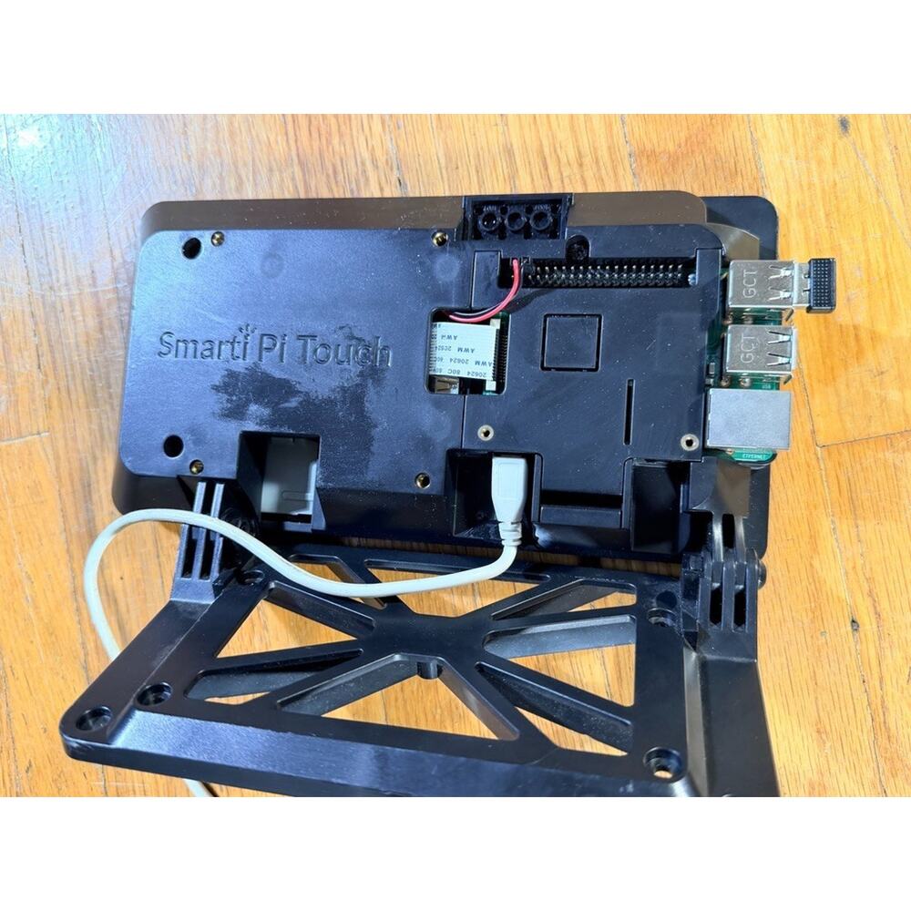 Raspberry Pi Computer with 7" Touchscreen & SmartiPi Touch Case Stand - Picture 2 of 9